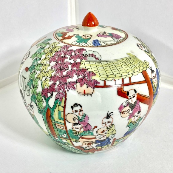 Chinese Famille Rose Ginger Jar - Picture 1 of 8